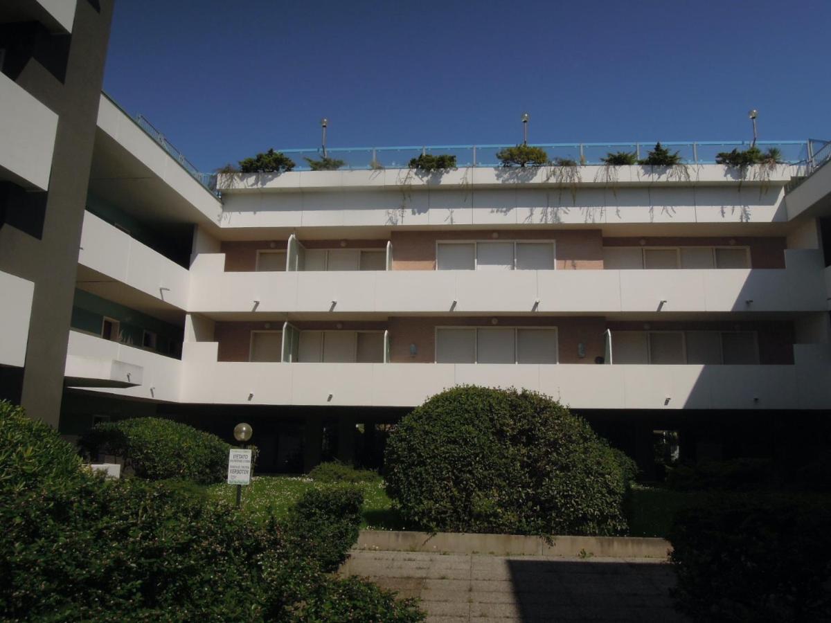 Two-room Flat With Swimming Pool Near The Sea Apartment *